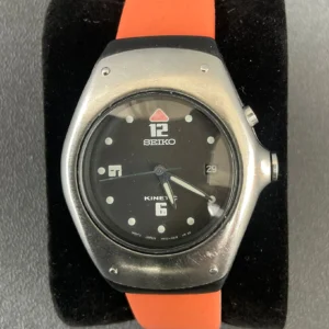 Seiko Kinetic 3M22-0D49 Black Dial Orange Band Japan Mov