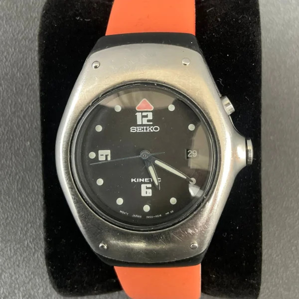 Seiko Kinetic 3M22-0D49 Black Dial Orange Band Japan Mov
