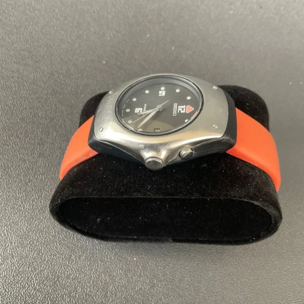 Seiko Kinetic 3M22-0D49 Black Dial Orange Band Japan Mov