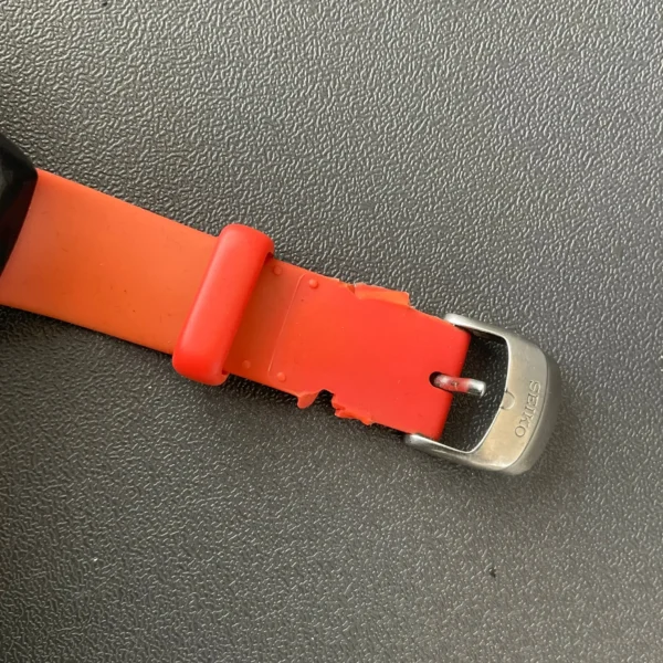 Seiko Kinetic 3M22-0D49 Black Dial Orange Band Japan Mov